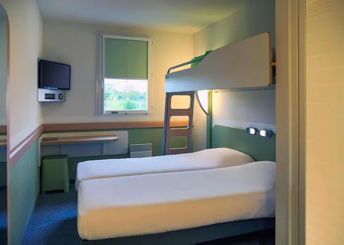 Ibis Budget Niort - La Creche